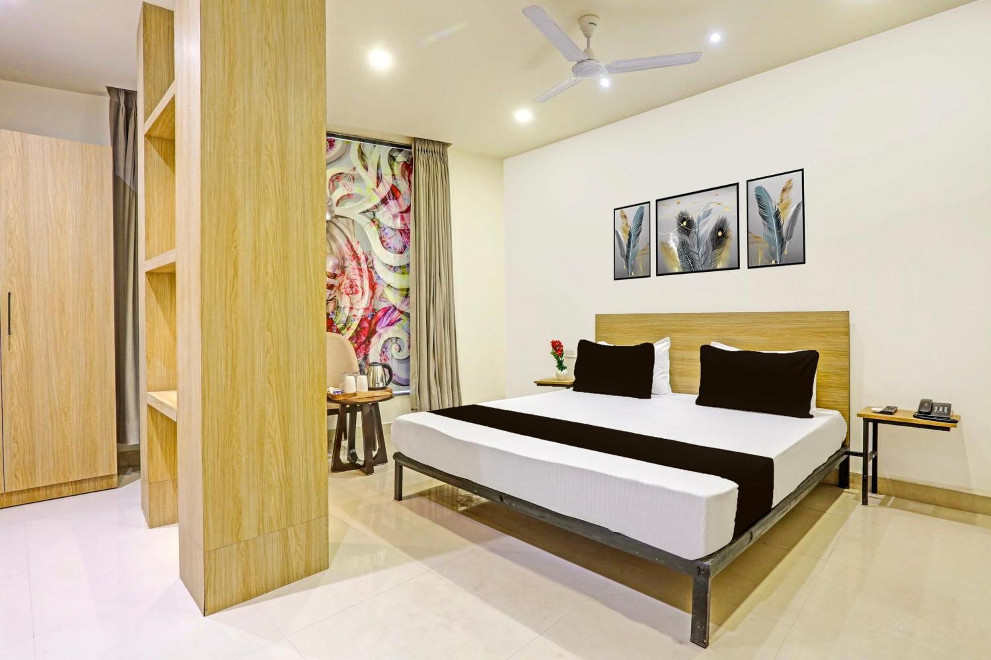 Super O Plush Homes Hotel