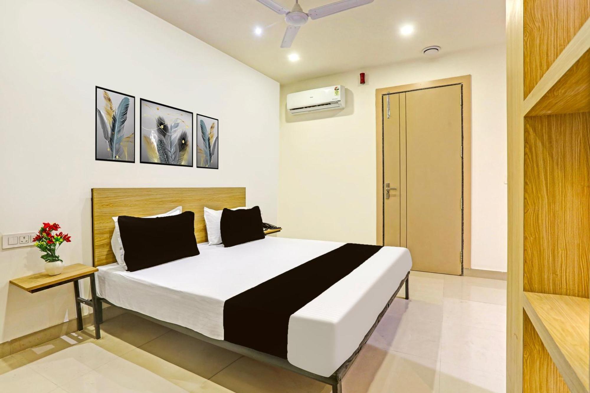 Super O Plush Homes Hotel 3*