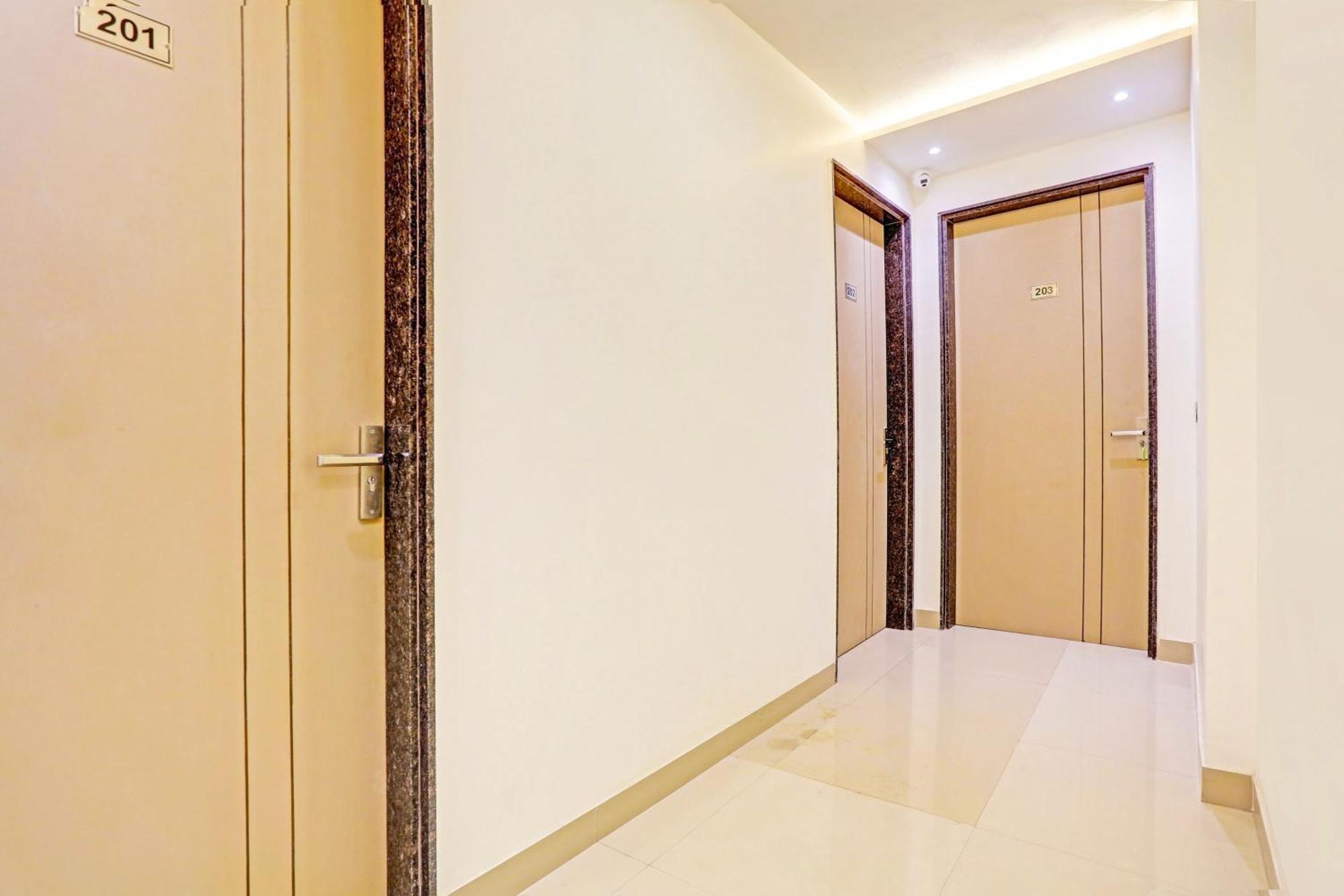 Super O Plush Homes Hotel 3*
